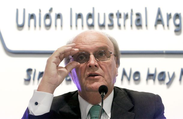 De Mendiguren: El tren del desarrollo pasa y no lo estamos tomando