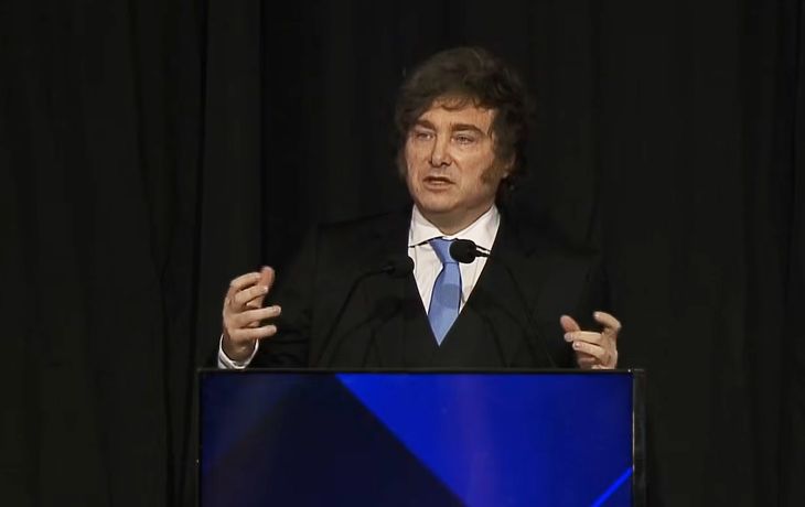 Javier Milei defiende el trabajo en negro: Calidad debatible 