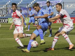 Unión y Godoy Cruz quieren seguir sumando para seguir prendidos en lo más alto de la tabla. Unión y Godoy Cruz quieren seguir sumando para seguir prendidos en lo más alto de la tabla.