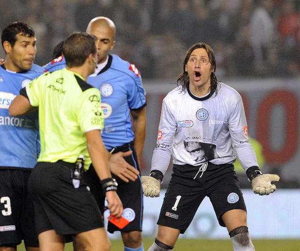Internaron a Juan Carlos Olave después del partido con River