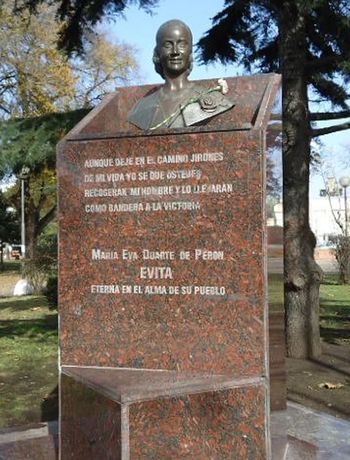Robaron el busto de Eva Perón en una plaza