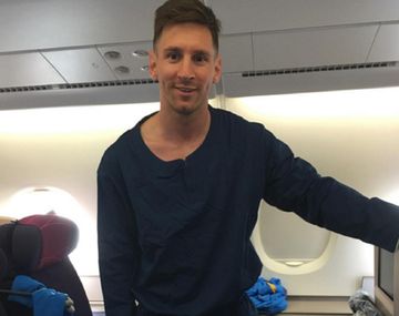 Barcelona ya está camino a Japón y Messi viajó ¡en pijama!