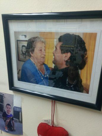 Madres de Plaza de Mayo homenajeó a Maradona al cumplirse el primer aniversario de su muerte