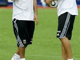 Tevez--riquelme