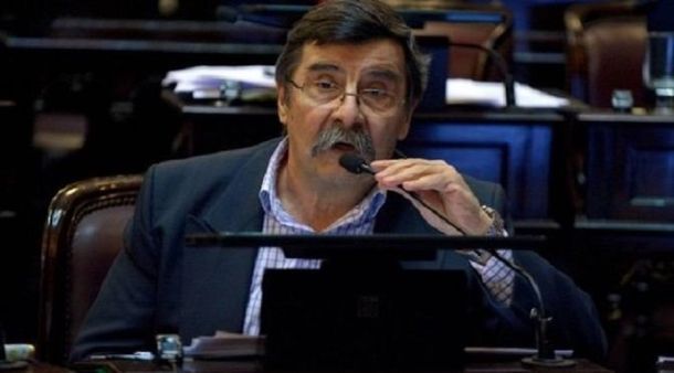 Senador de Cambiemos le sugirió a Macri que oxigene el Ministerio de Energía