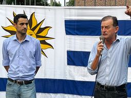 Manini Ríos criticó a Yamandú Orsi por sus comentarios sobre el proceso electoral en Venezuela. Manini Ríos criticó a Yamandú Orsi por sus comentarios sobre el proceso electoral en Venezuela.