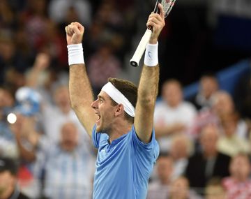 La hazaña ya se consumó y Delpo festeja con los brazos en alto