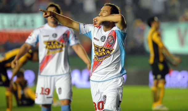 Arsenal derrotó a Olimpo y retomó su senda triunfal en Sarandí