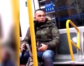 Un video muestra el momento en que un hombre atacó a una mujer por sudaca