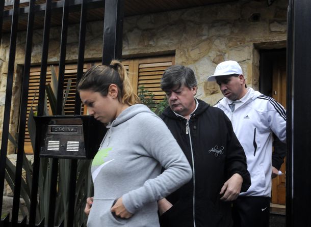 El padre de Tevez declaró ante el fiscal en su casa de Devoto