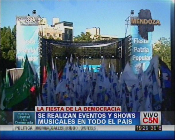 Seguí en directo los festejos por el Día de la Democracia
