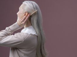 Truco casero para tapar las canas con dos ingredientes naturales