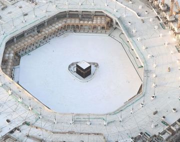 La Meca, vac&iacute;a por las medidas ante la pandemia de coronavirus