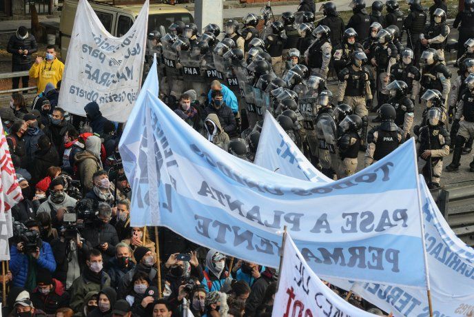 Organizaciones sociales y partidos de izquierda protestaron por salarios y trabajo