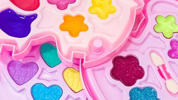 La ANMAT prohibió unos productos cosméticos infantiles por carecer de registros sanitarios. La ANMAT prohibió unos productos cosméticos infantiles por carecer de registros sanitarios.