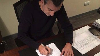 Así firmaba Randazzo su precandidatura Así firmaba Randazzo su precandidatura