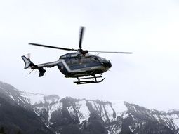 reanudan la busqueda de los restos del avion que se estrello en francia reanudan la busqueda de los restos del avion que se estrello en francia