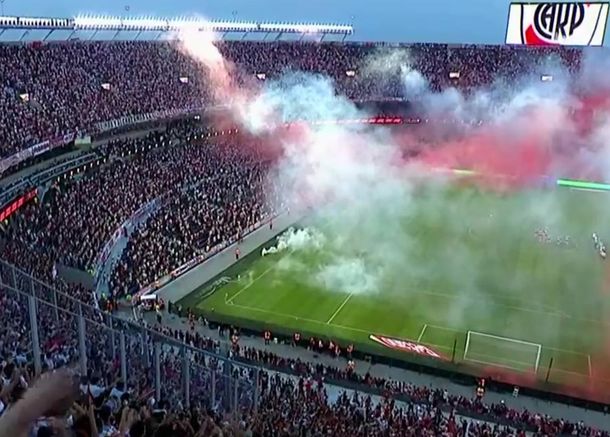 El Monumental habló: impresionante ovación a Marcelo Gallardo y silbidos a los jugadores