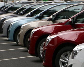 Sin brotes verdes: la venta de autos en 2024 se derrumbó un 8% interanual