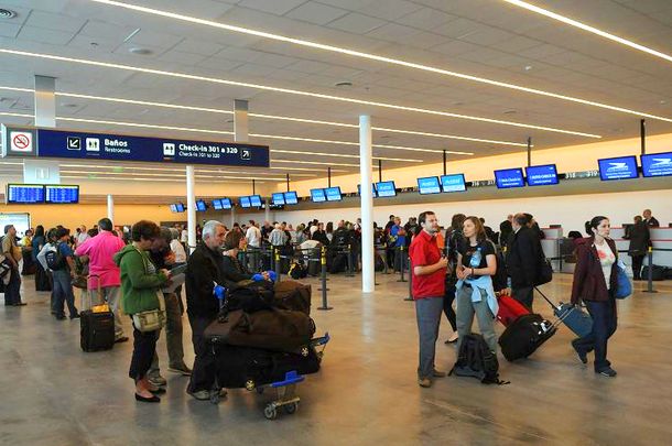 Telefónica, multada por $586 mil por el corte de servicio en Aeroparque