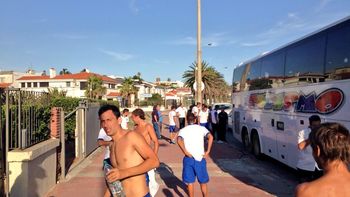 se prendio fuego el micro que llevaba al equipo de velez se prendio fuego el micro que llevaba al equipo de velez