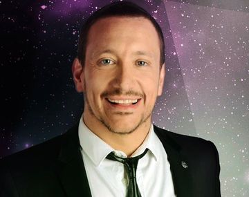 Nico Vázquez desafía a Instagram y muestra su cola