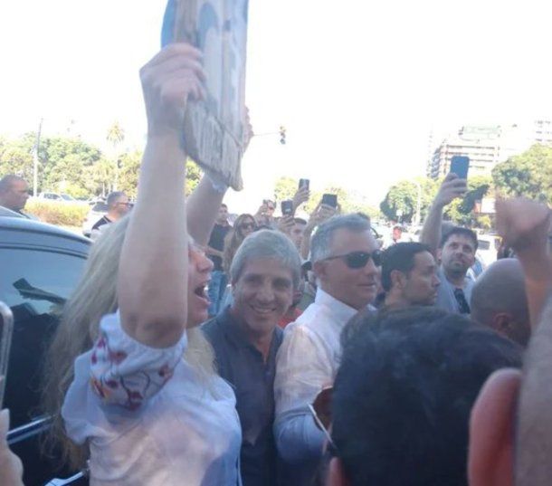 En medio del escándalo cripto, Karina Milei y Luis Caputo buscaron afiliaciones en Palermo
