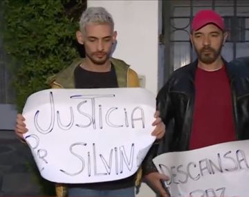 Masiva marcha frente a la casa de Aníbal Lotocki