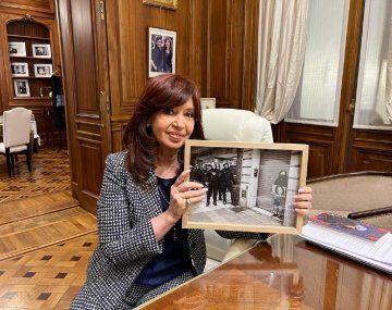 Cristina destacó una de las fotos de la represión de la Policía de la Ciudad