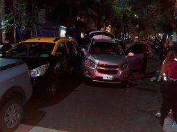 Se enfrentaron con la policía luego de que empleados de lavadero hallaran un arma en su camioneta