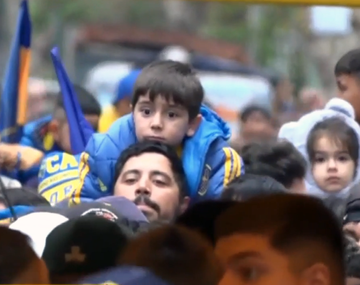 El regreso de Paredes a Boca generó caos en las afueras de La Bombonera