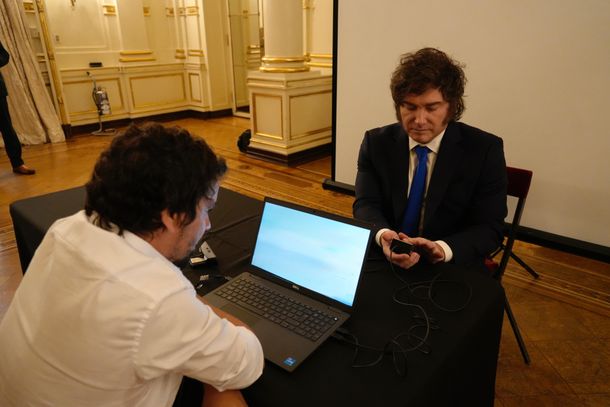 Javier Milei presentó el nuevo DNI&nbsp;