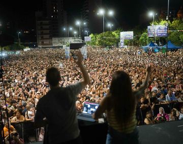 Lomas de Zamora, Federico Otermín, junto a su esposa, la Ministra de Ambiente de la Provincia de Buenos Aires, Daniela Vilar