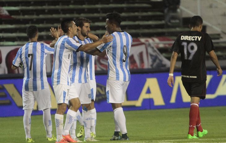 Estudiantes le ganó a Racing en un buen partido en Mar del Plata