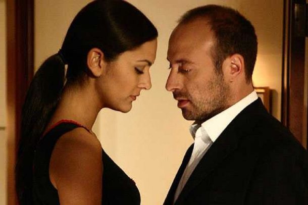 Juntan firmas para que saquen del aire Las mil y una noches