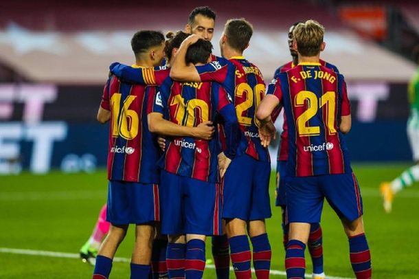 Lionel Messi entró con el Barcelona empatando y aportó dos goles para el 5 a 2 al Betis