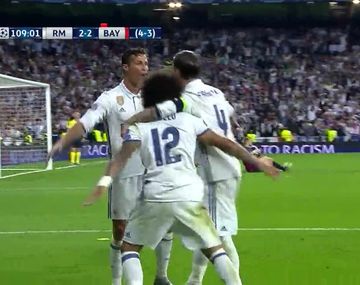 El abrazo de Cristiano junto a Marcelo y Sergio Ramos