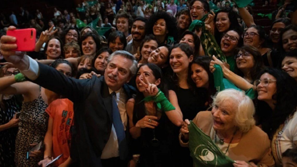 Alberto Fernández: La discusión es aborto en la clandestinidad o en un hospital público Alberto Fernández: La discusión es aborto en la clandestinidad o en un hospital público