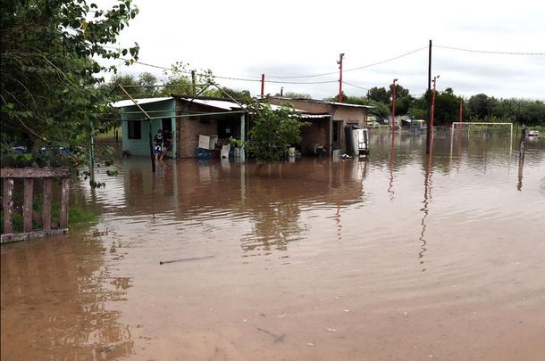 Más de 3.500 evacuados en Santiago del Estero por el temporal