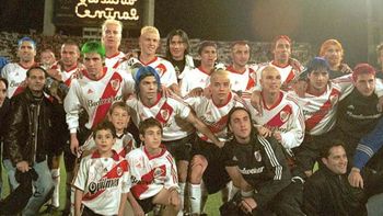 Fue campeón con River y jugó en Europa, pero tras su retiro regresó a su pueblo natal para dedicarse a la música. Fue campeón con River y jugó en Europa, pero tras su retiro regresó a su pueblo natal para dedicarse a la música.