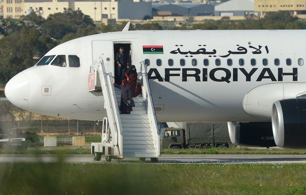 Así liberaron a los rehenes del avión de Afriqiyah Airways