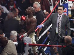 la emocion de floyd mayweather antes del ultimo round de su carrera la emocion de floyd mayweather antes del ultimo round de su carrera