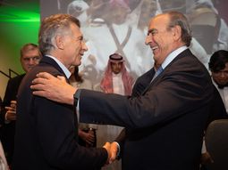 Tras varios meses de alejamiento, Guillermo Francos se abrazó con Mauricio Macri en un evento diplomático