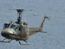 Se cayó un helicóptero de la Fuerza Aérea Uruguaya en Montevideo