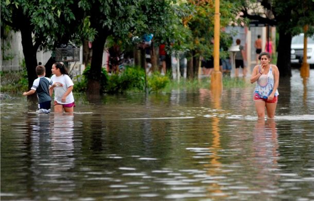 Ya son 1300 los evacuados en Santa Fe por la crecida del Paraná
