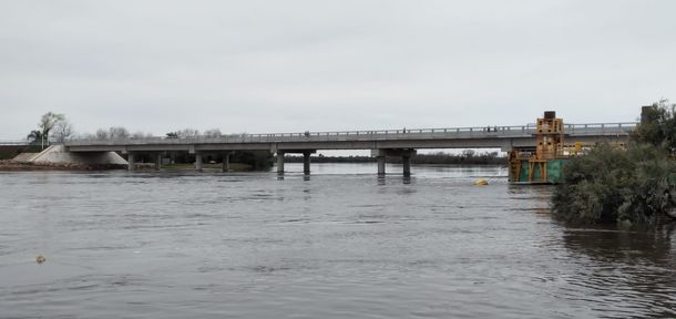 El gobierno desmintió que el puente de La Charqueada se inundara tras las lluvias en Uruguay.