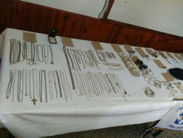 Se encontraron cadenitas