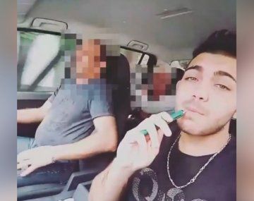 Difunden videos del acusado de atropellar a Isaac bailando mientras maneja un auto