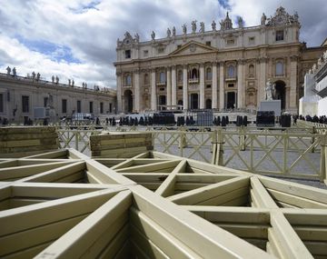Amplían a 12 los integrantes de la comitiva que viajará a Roma