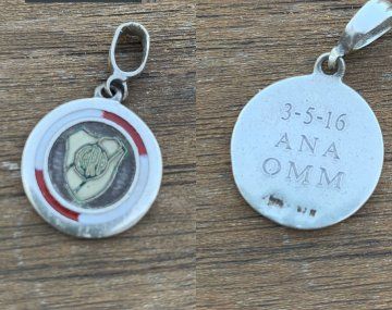Encontró un dije de River en la final del Mundial y busca al dueño